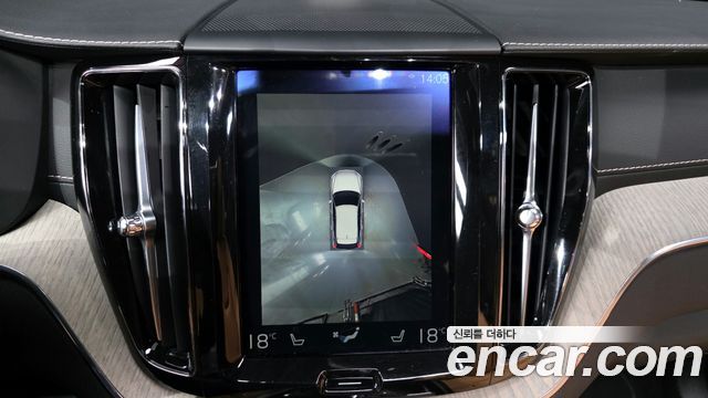 Volvo XC60 2020 — photo 15