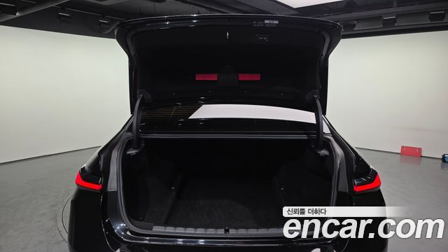 BMW 7-Series 2023 — photo 20