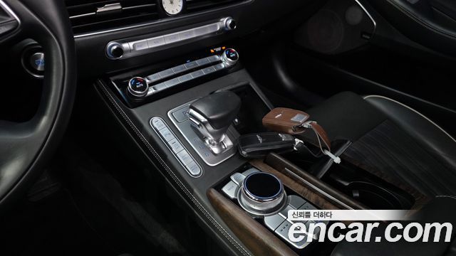Genesis G90 2019 — photo 9