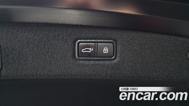 Genesis G90 2019 — photo 20
