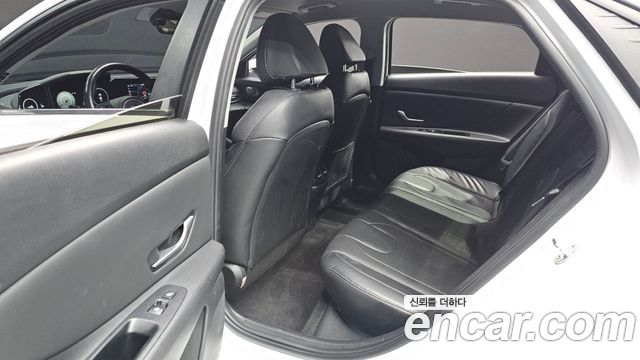 Hyundai AVANTE 2021 — photo 12