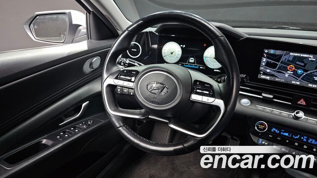 Hyundai AVANTE 2021 — photo 13
