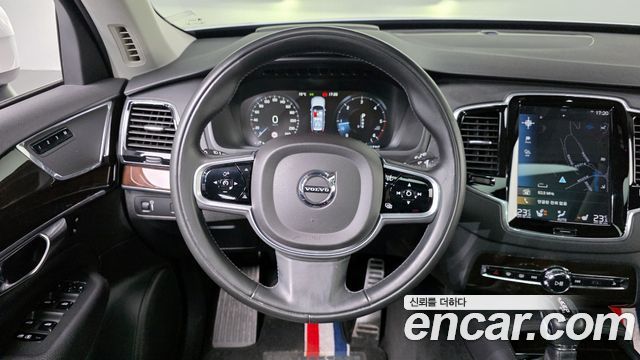 Volvo XC90 2019 — photo 13
