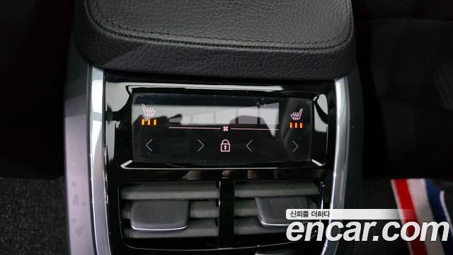 Volvo XC90 2019 — photo 17