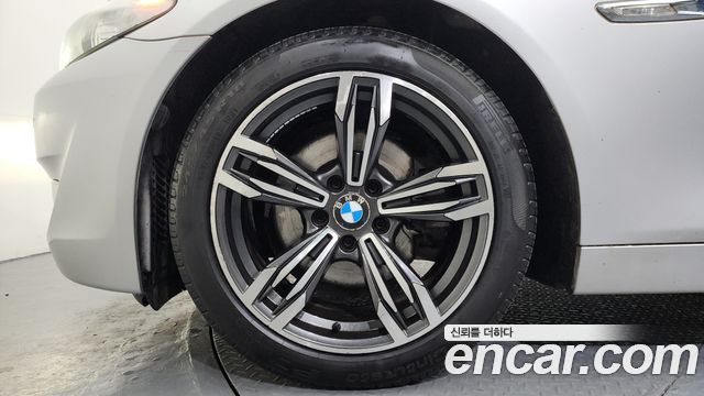 BMW 5-Series 2012 — photo 5
