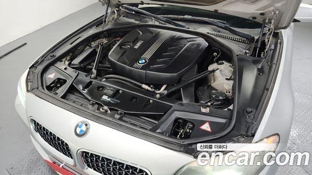 BMW 5-Series 2012 — photo 6