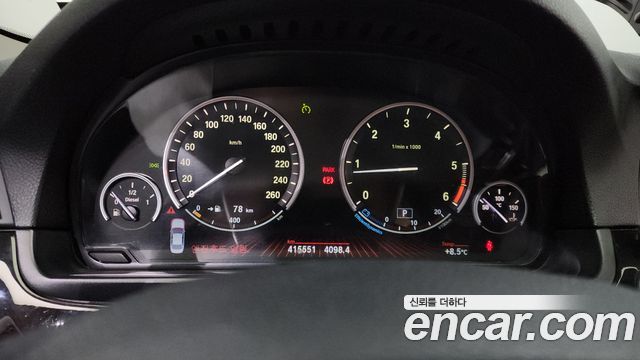 BMW 5-Series 2012 — photo 8