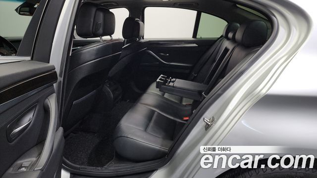 BMW 5-Series 2012 — photo 11