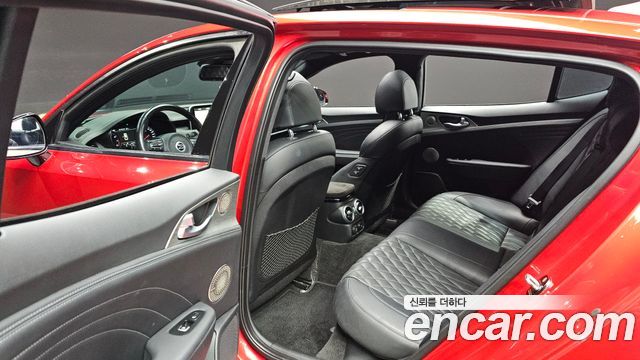 Kia Stinger 2018 — photo 11