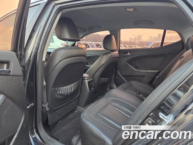 Kia K5 2011 — photo 8