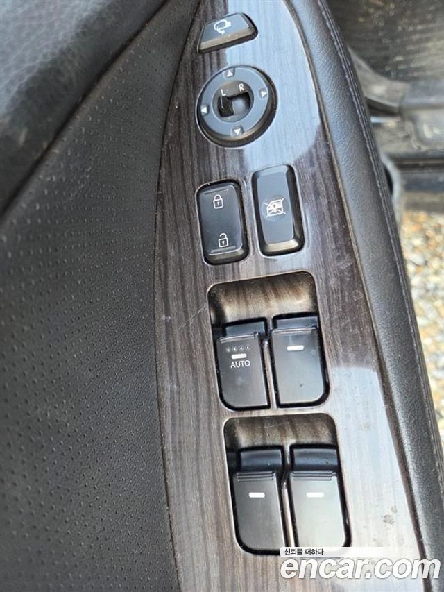 Kia K5 2011 — photo 9