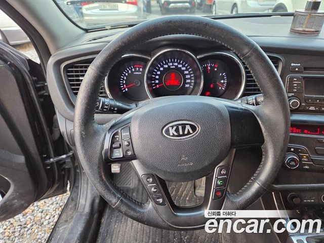 Kia K5 2011 — photo 12
