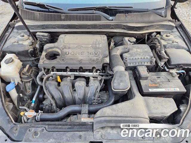 Kia K5 2011 — photo 17