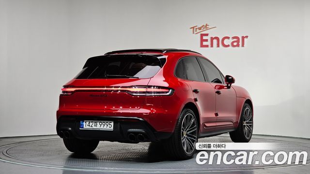 Porsche Macan 2023 — photo 2