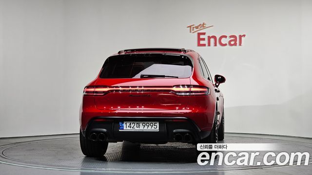 Porsche Macan 2023 — photo 4