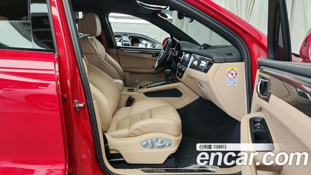 Porsche Macan 2023 — photo 11