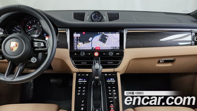 Porsche Macan 2023 — photo 14