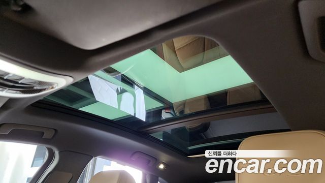 Porsche Macan 2023 — photo 18