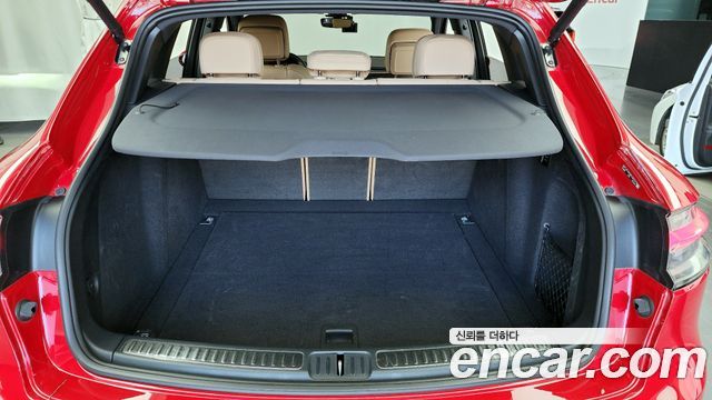 Porsche Macan 2023 — photo 20