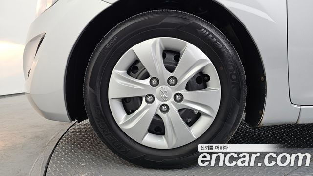 Hyundai AVANTE 2014 — photo 5