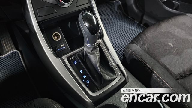 Hyundai AVANTE 2014 — photo 9