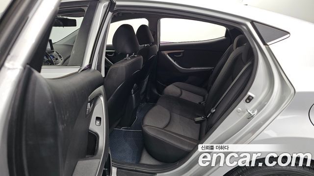 Hyundai AVANTE 2014 — photo 11