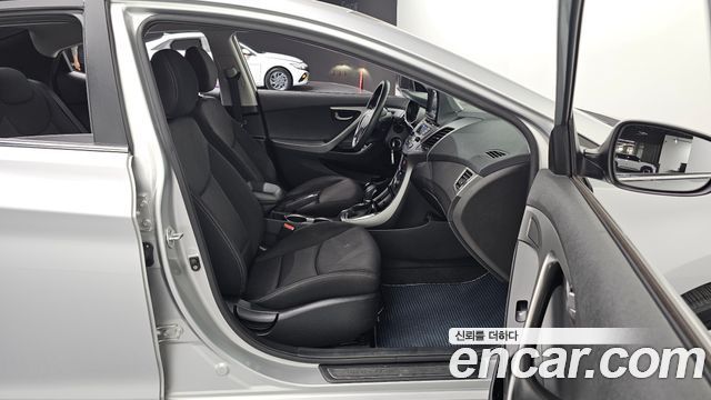 Hyundai AVANTE 2014 — photo 12