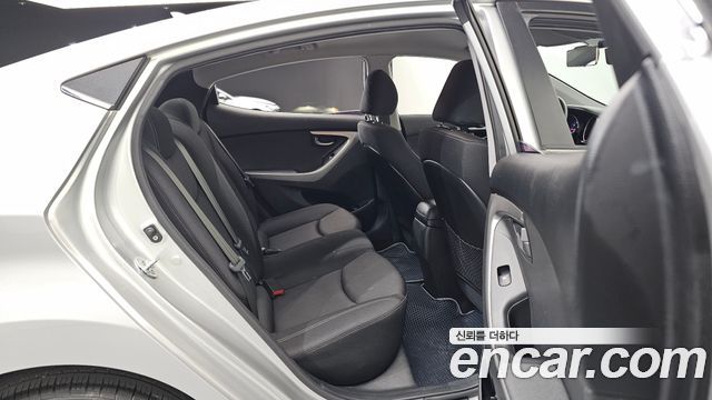 Hyundai AVANTE 2014 — photo 13