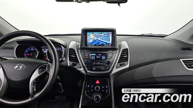Hyundai AVANTE 2014 — photo 17