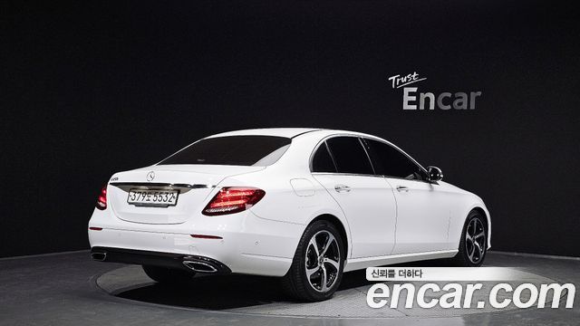 Mercedes-Benz E-Class 2020 — photo 2