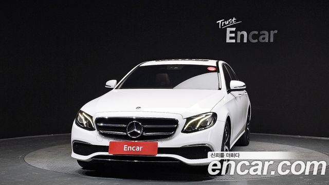Mercedes-Benz E-Class 2020 — photo 3