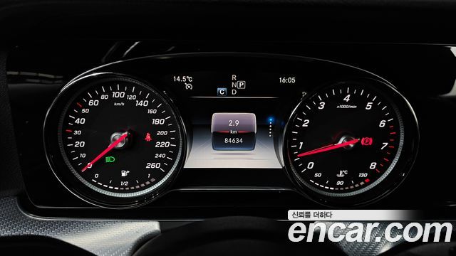 Mercedes-Benz E-Class 2020 — photo 8
