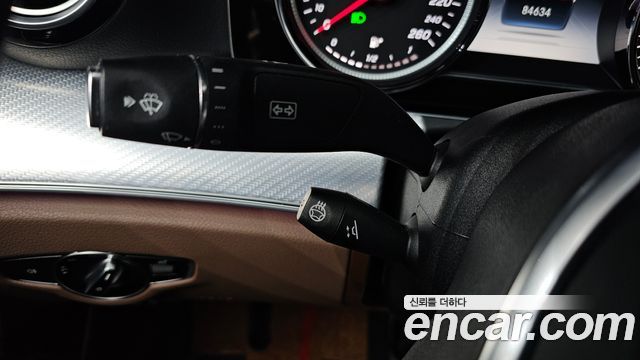 Mercedes-Benz E-Class 2020 — photo 18