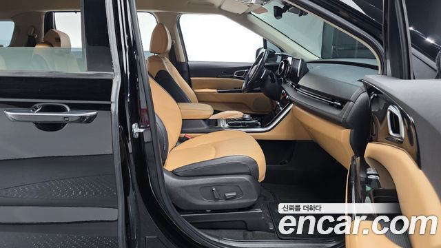 Kia Canival 2023 — photo 10