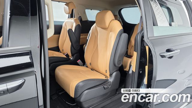 Kia Canival 2023 — photo 12