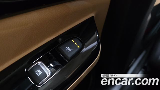 Kia Canival 2023 — photo 19
