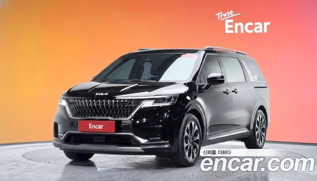Kia Canival 2023 — photo 1