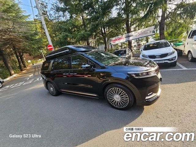 Kia Canival 2023 — photo 5