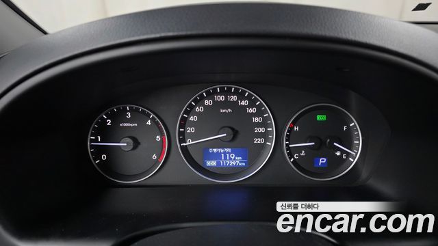 Hyundai Starex 2019 — photo 8