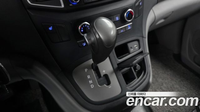 Hyundai Starex 2019 — photo 9