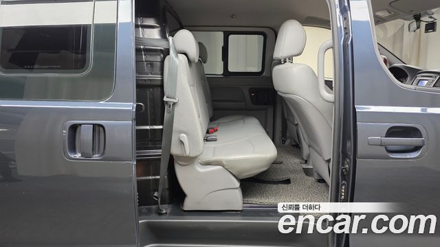 Hyundai Starex 2019 — photo 12
