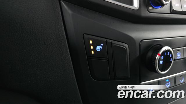 Hyundai Starex 2019 — photo 15