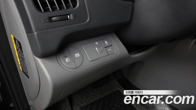 Hyundai Starex 2019 — photo 17