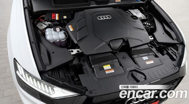 Audi Q8 2023 — photo 6