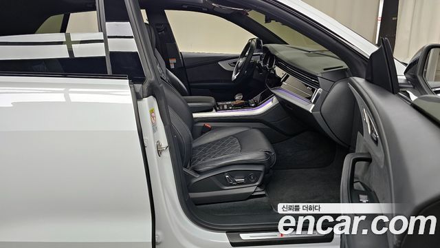Audi Q8 2023 — photo 10