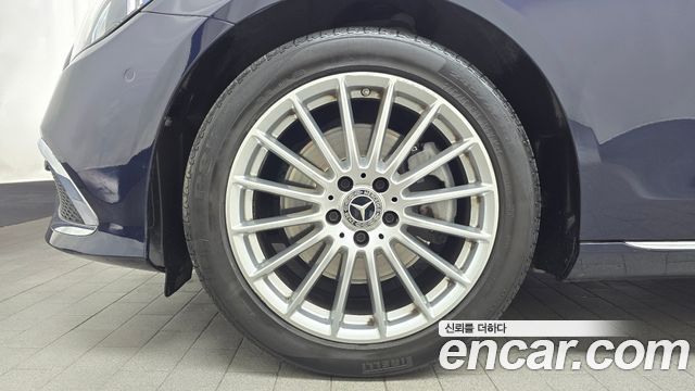 Mercedes-Benz E-Class 2022 — photo 5