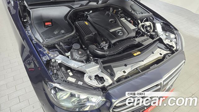 Mercedes-Benz E-Class 2022 — photo 6