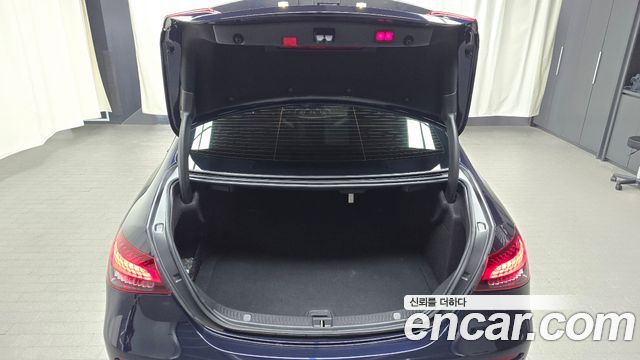 Mercedes-Benz E-Class 2022 — photo 20