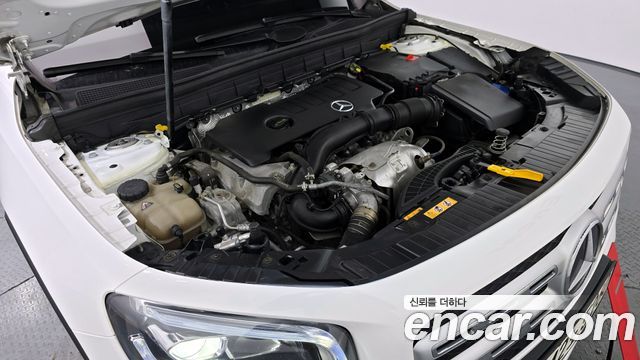 Mercedes-Benz GLB-Class 2020 — photo 6