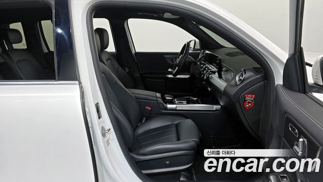 Mercedes-Benz GLB-Class 2020 — photo 11